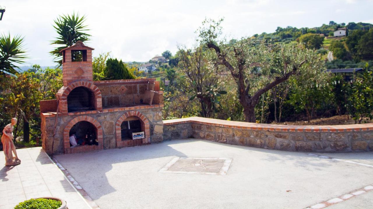 La Casa Sulla Collina Acomodação com café da manhã Altavilla Silentina Exterior foto